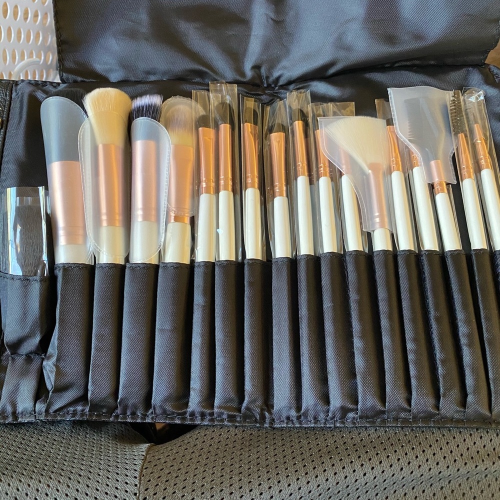 Amoore Make up Brush kit